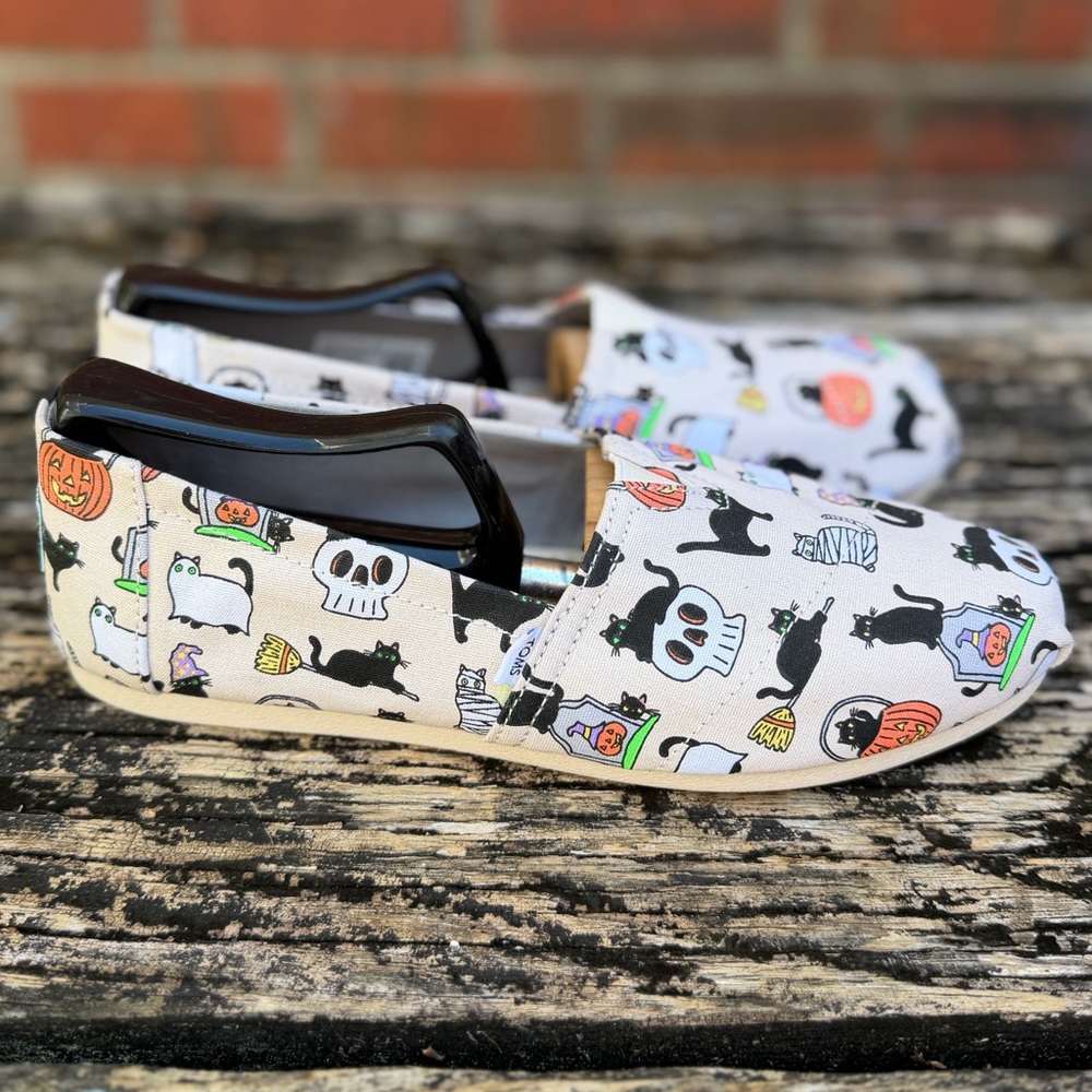 NWOB TOMS "Halloween Cats" Belmont Sz 6.5 Slip On Flats Festive Holiday Shoe F1 - Picture 14 of 14